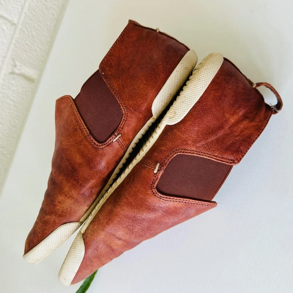 Frye Melanie Slip On Sneakers Cognac Brown‎ Distressed Leather Loafers Shoes